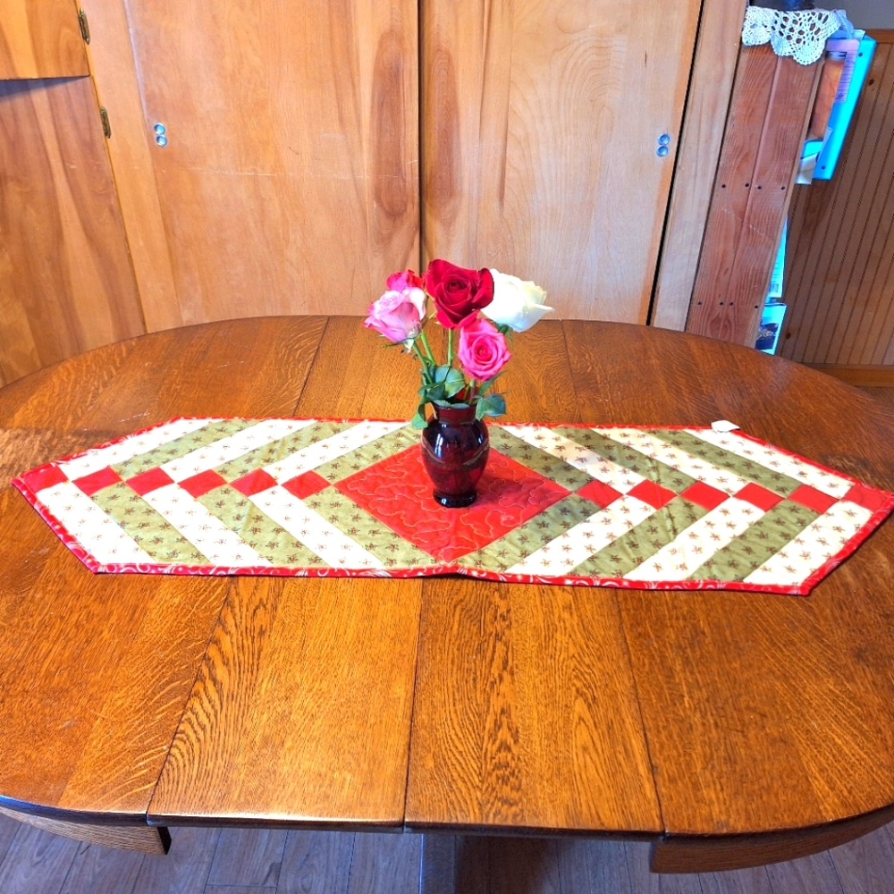 Quilted Table Runner "Christmas Diagonal Stripe", Handmade, NWT